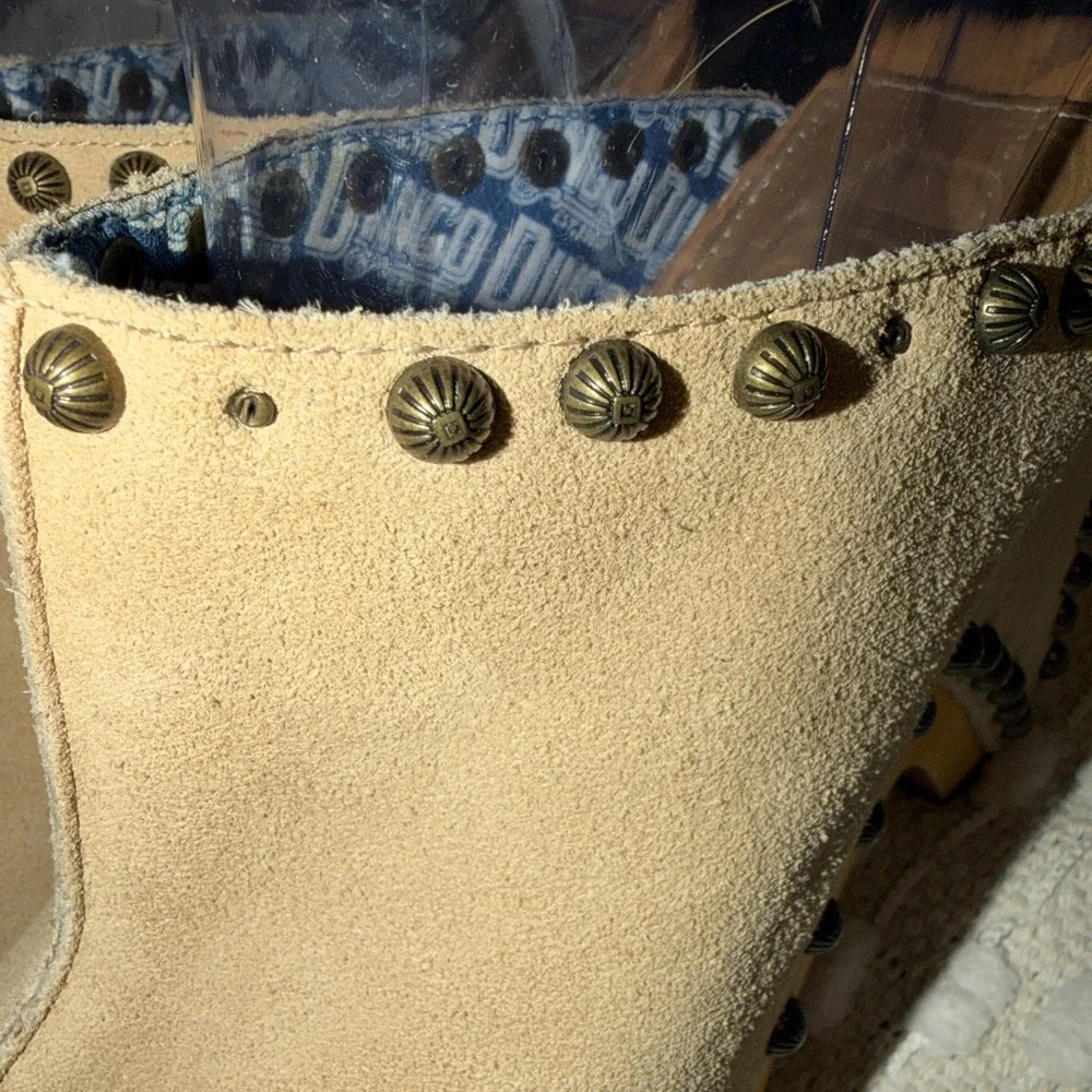 Dingo Free Spirit Plantain Sz 7.5 Tan Suede Studded Platform Shoes Club wear